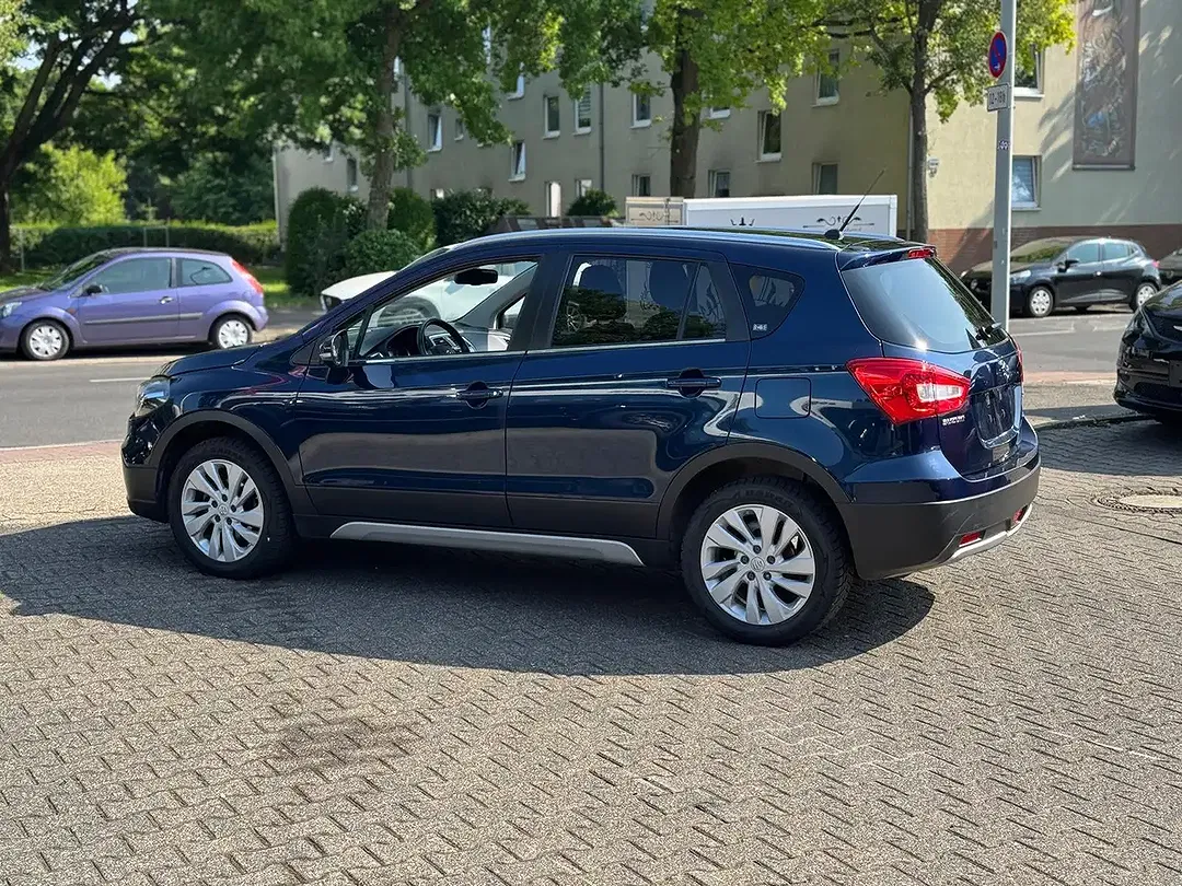 Suzuki SX4 S-Cross - Thumbnail 9