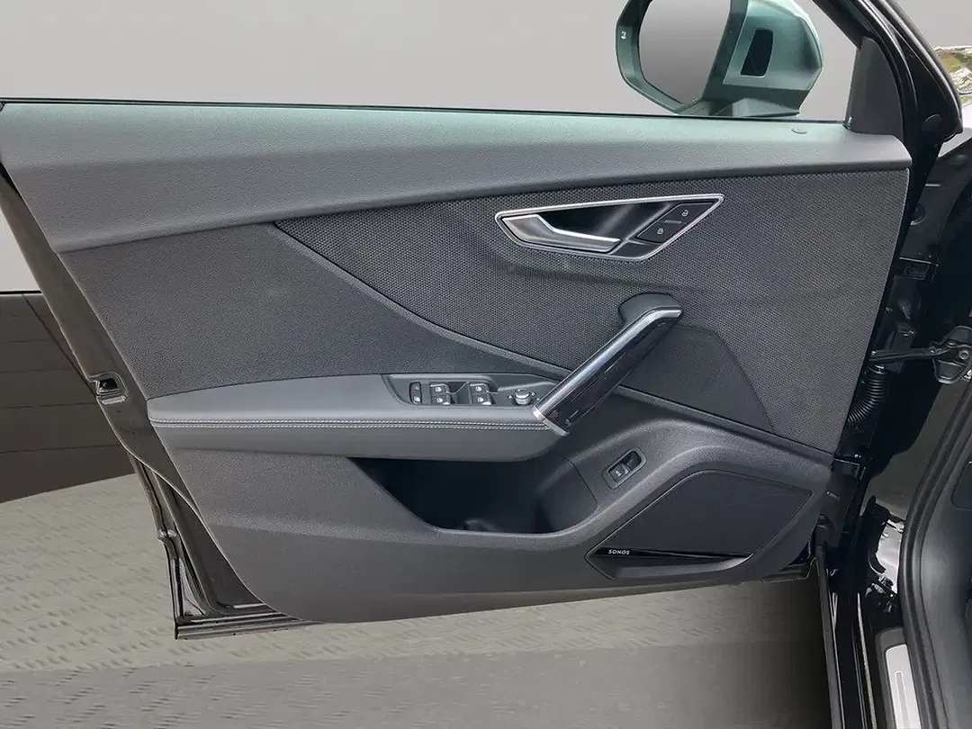 Audi SQ2 - Thumbnail 10