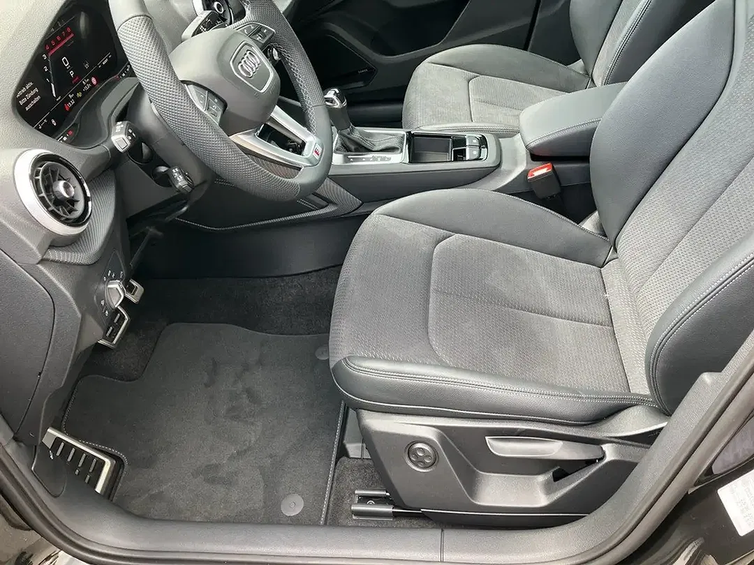 Audi SQ2 - Thumbnail 11