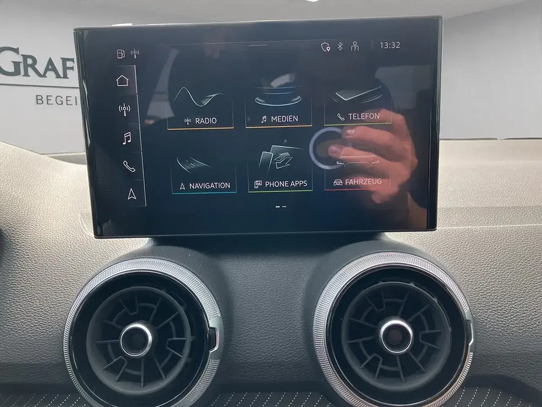 Audi SQ2 - Thumbnail 15