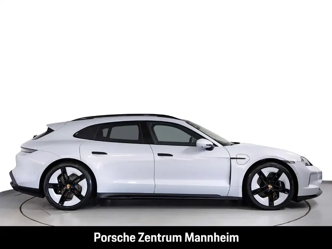 Porsche Taycan - Thumbnail 10