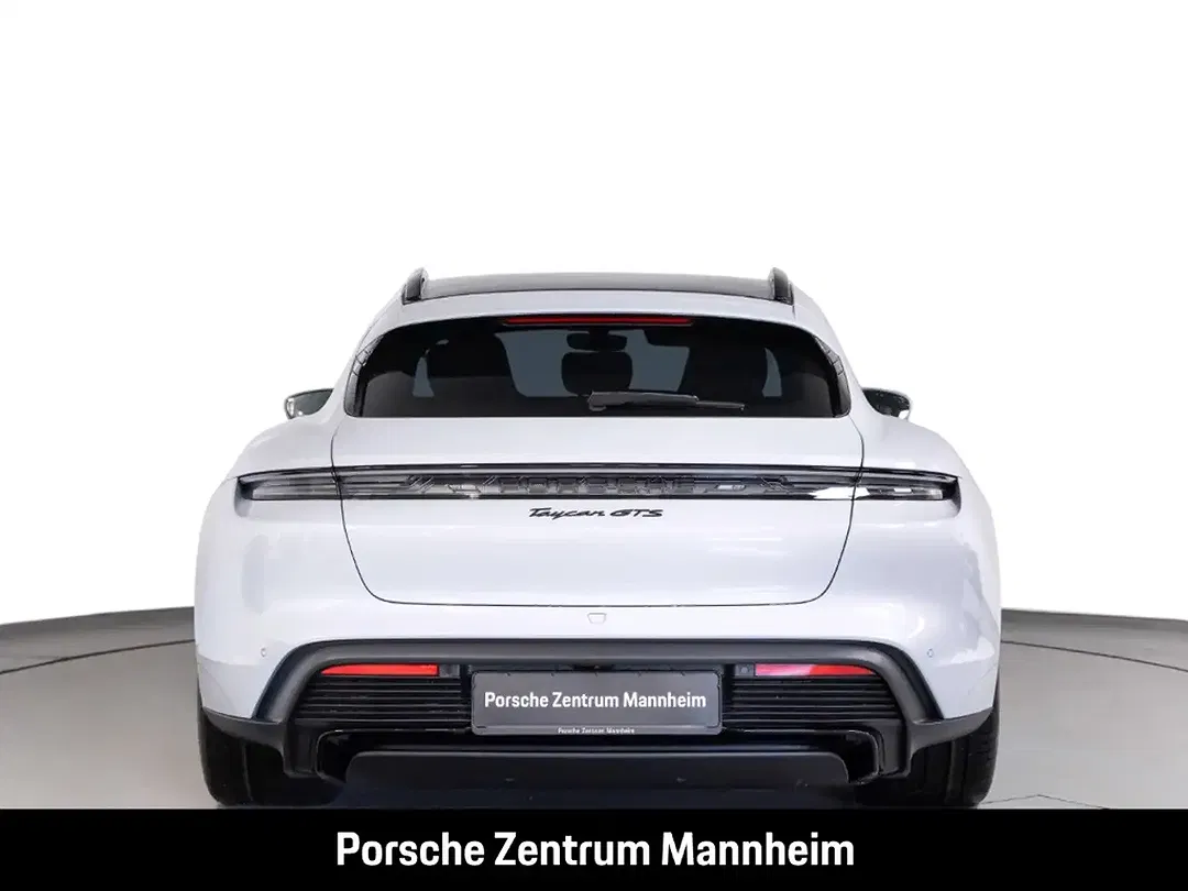 Porsche Taycan - Thumbnail 7
