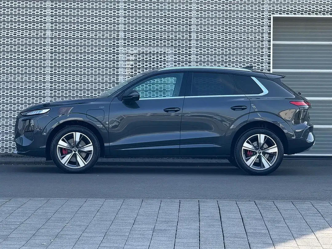 Audi Q3 - Thumbnail 1