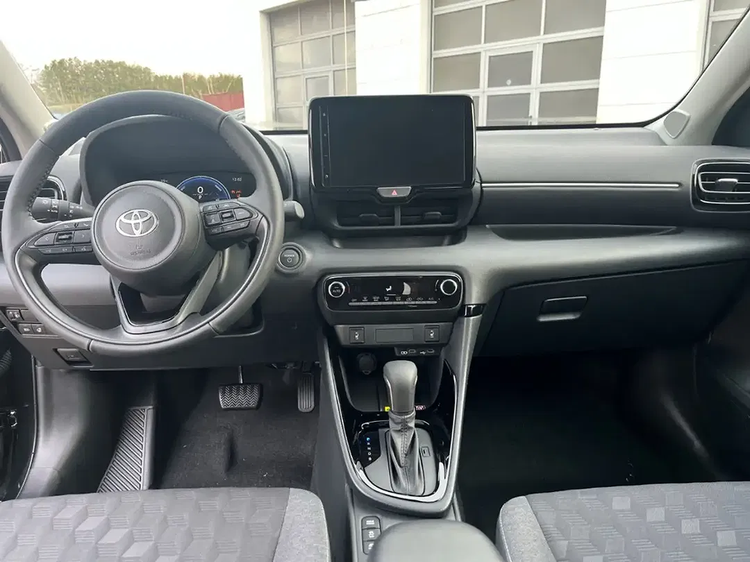 Toyota Yaris - Thumbnail 10