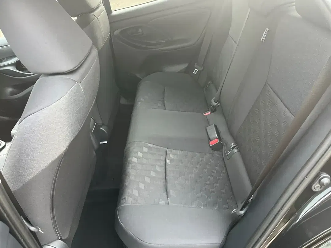 Toyota Yaris - Thumbnail 8