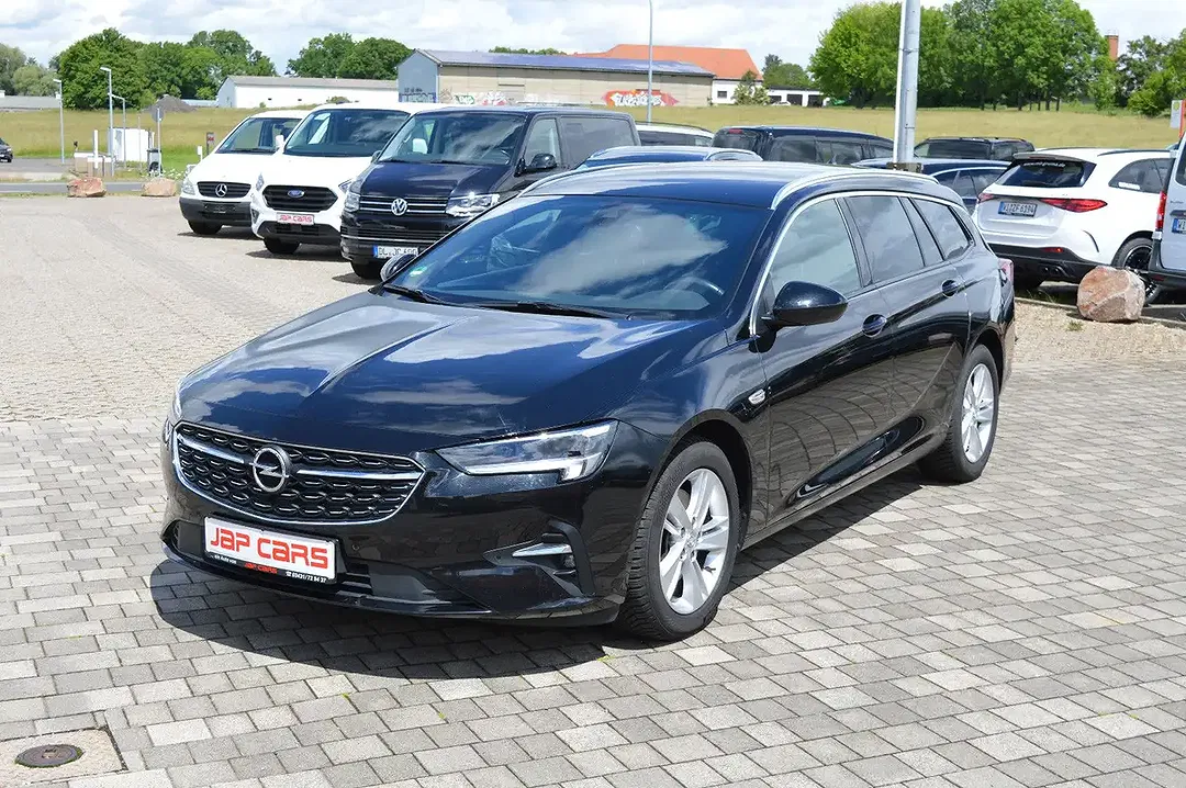 Opel Insignia - Thumbnail 1