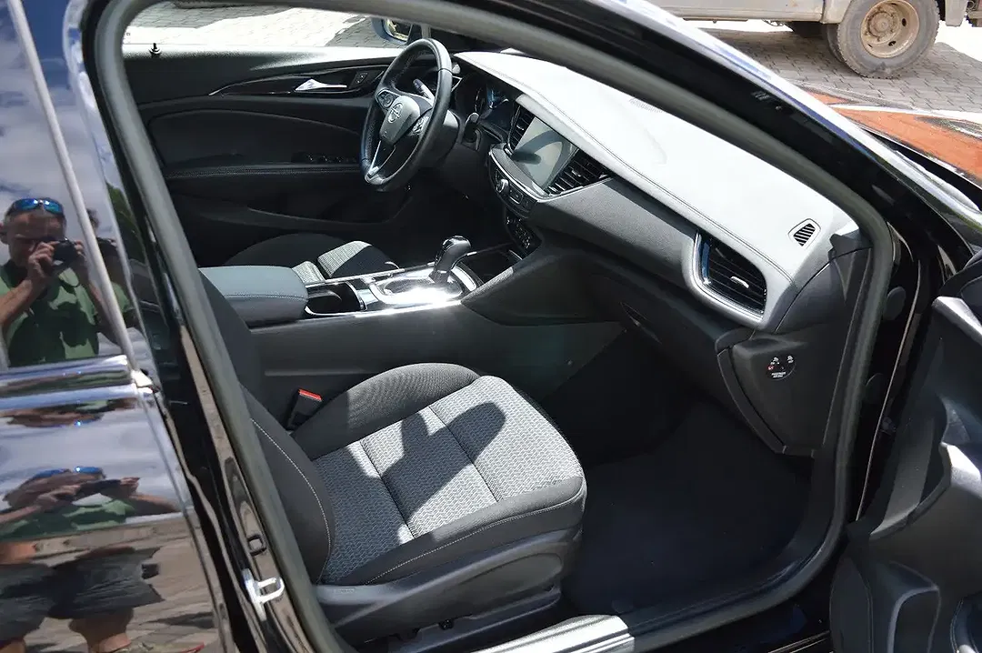 Opel Insignia - Thumbnail 12