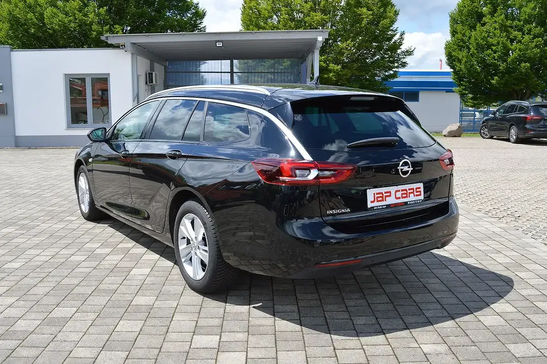 Opel Insignia - Thumbnail 3