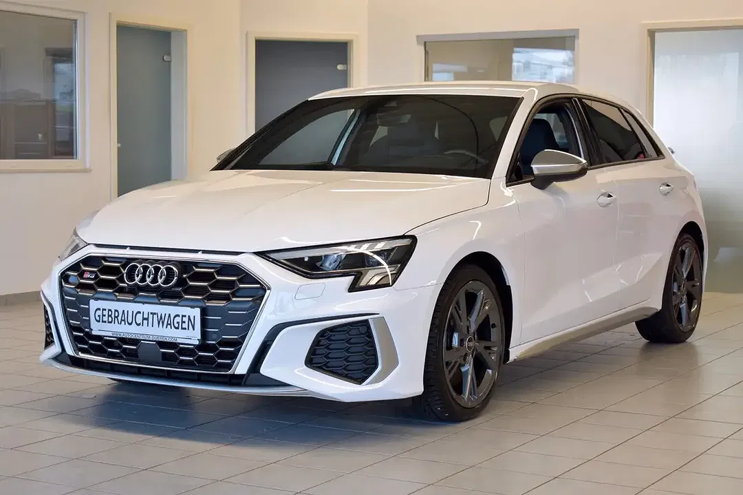 Audi S3 - Thumbnail 3