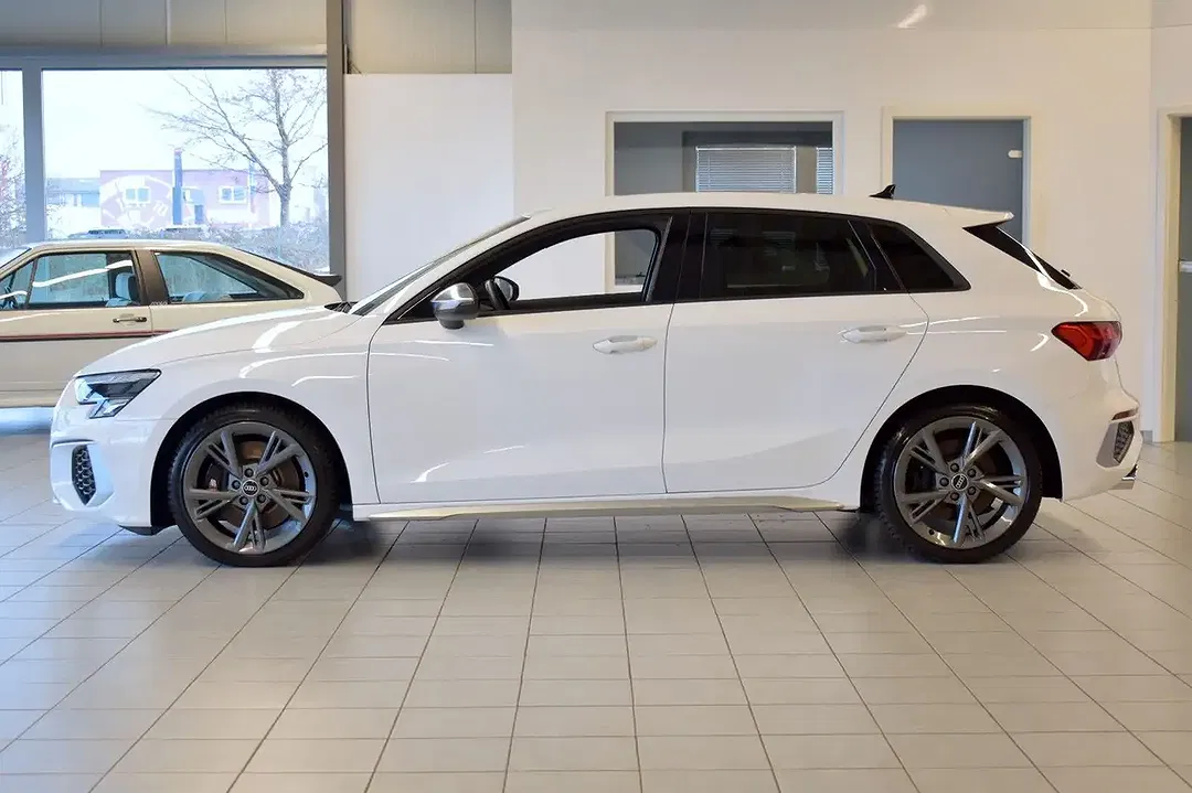 Audi S3 - Thumbnail 4