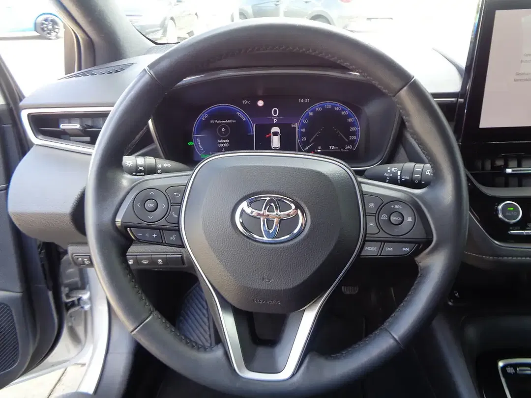 Toyota Corolla - Thumbnail 11