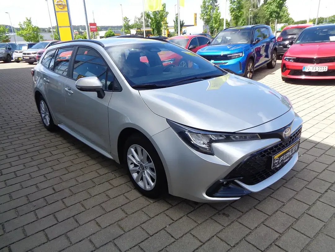 Toyota Corolla - Thumbnail 3