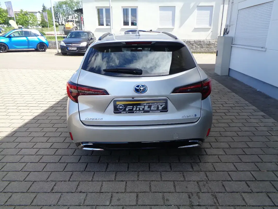 Toyota Corolla - Thumbnail 5
