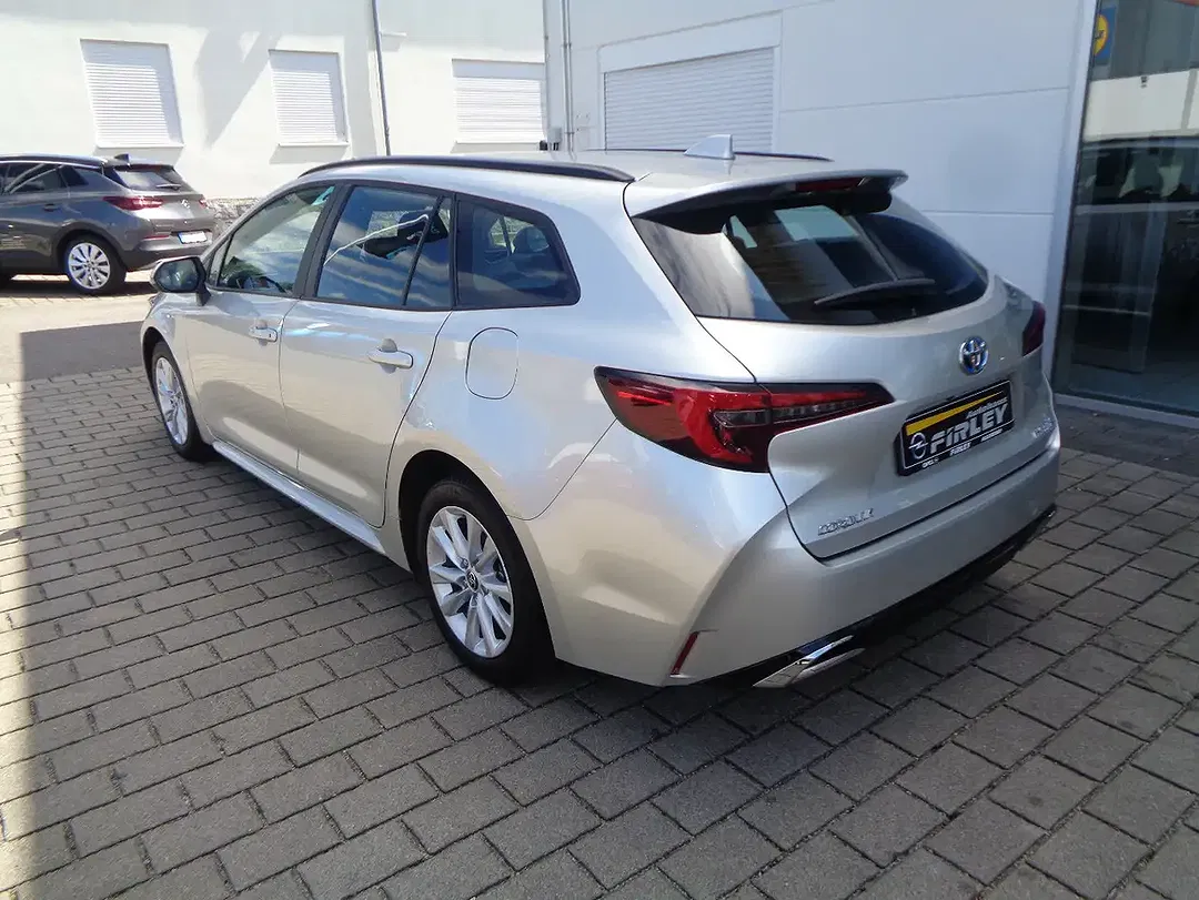 Toyota Corolla - Thumbnail 6