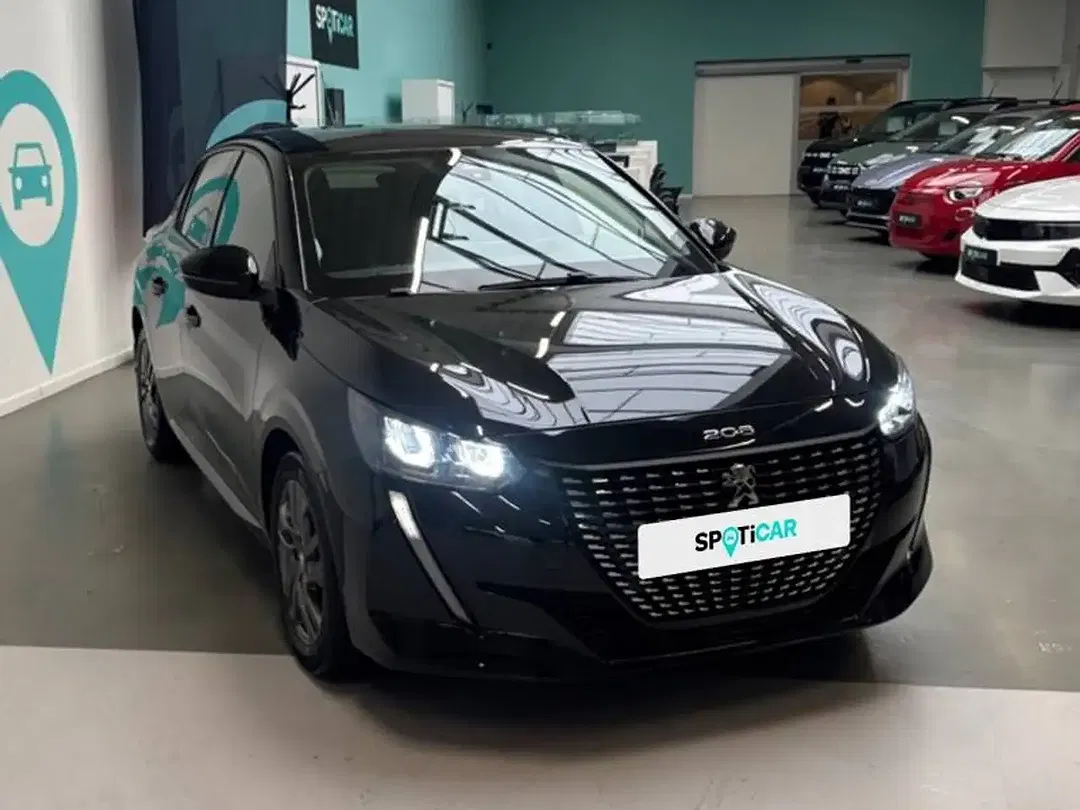 Peugeot 208 - Thumbnail 3