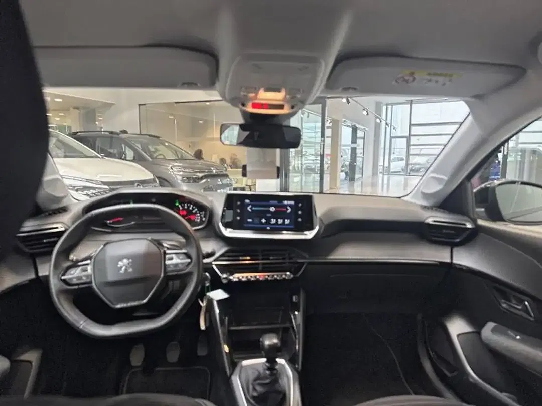 Peugeot 208 - Thumbnail 8