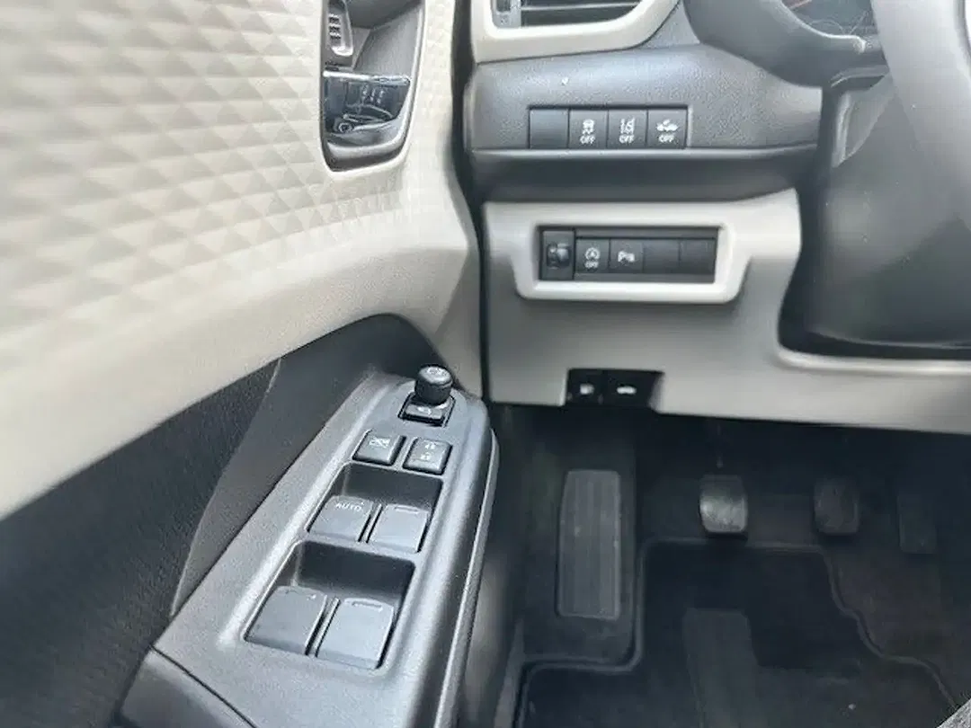 Suzuki Swift - Thumbnail 12