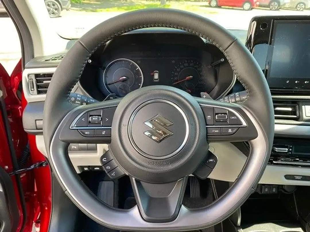 Suzuki Swift - Thumbnail 13