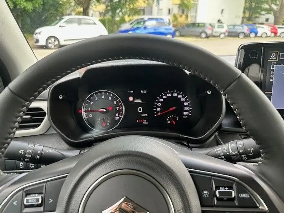 Suzuki Swift - Thumbnail 14