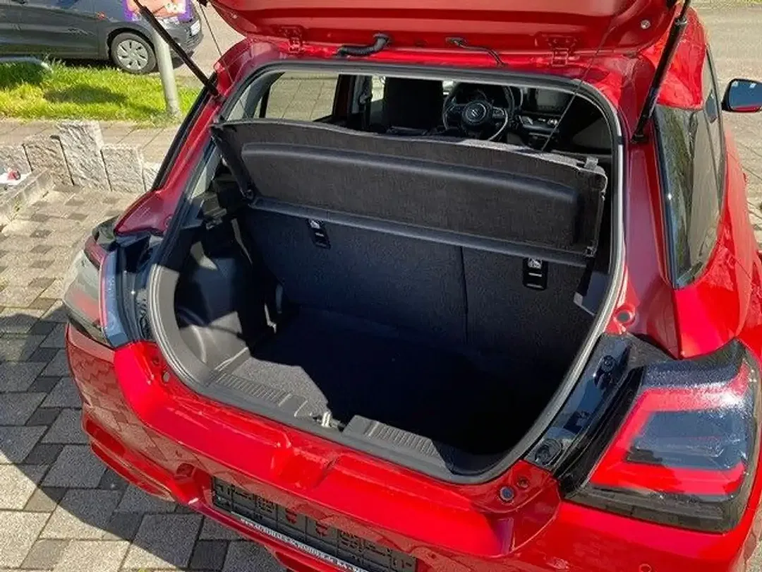 Suzuki Swift - Thumbnail 9