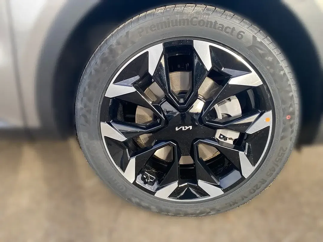 Kia Sorento - Thumbnail 8