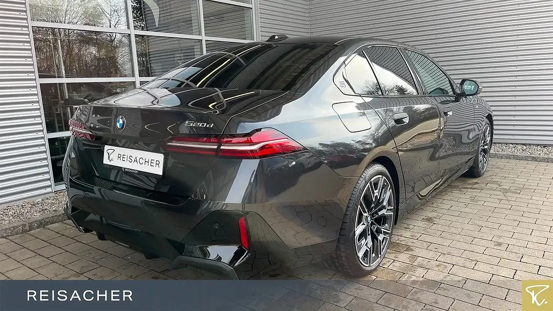 BMW 520 - Thumbnail 2