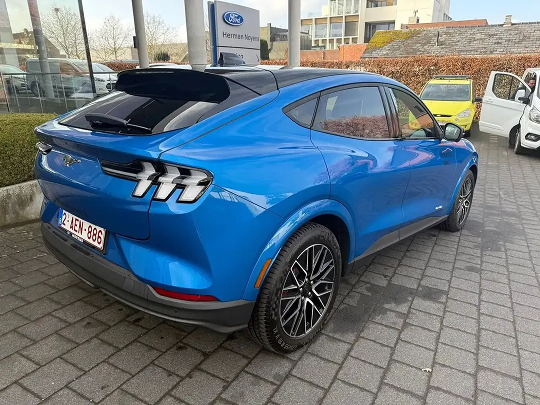 Ford Mustang Mach-E - Thumbnail 2