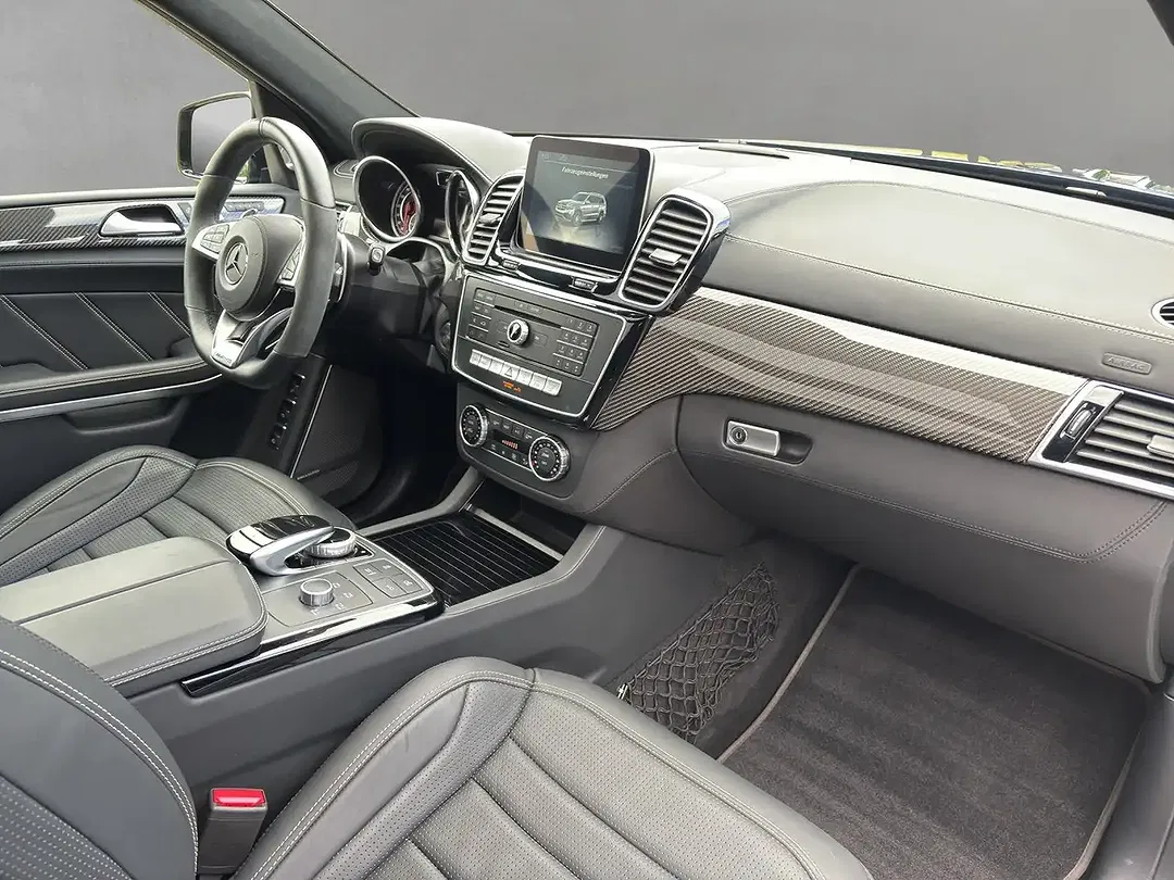 Mercedes-Benz GLS 63 AMG - Thumbnail 16