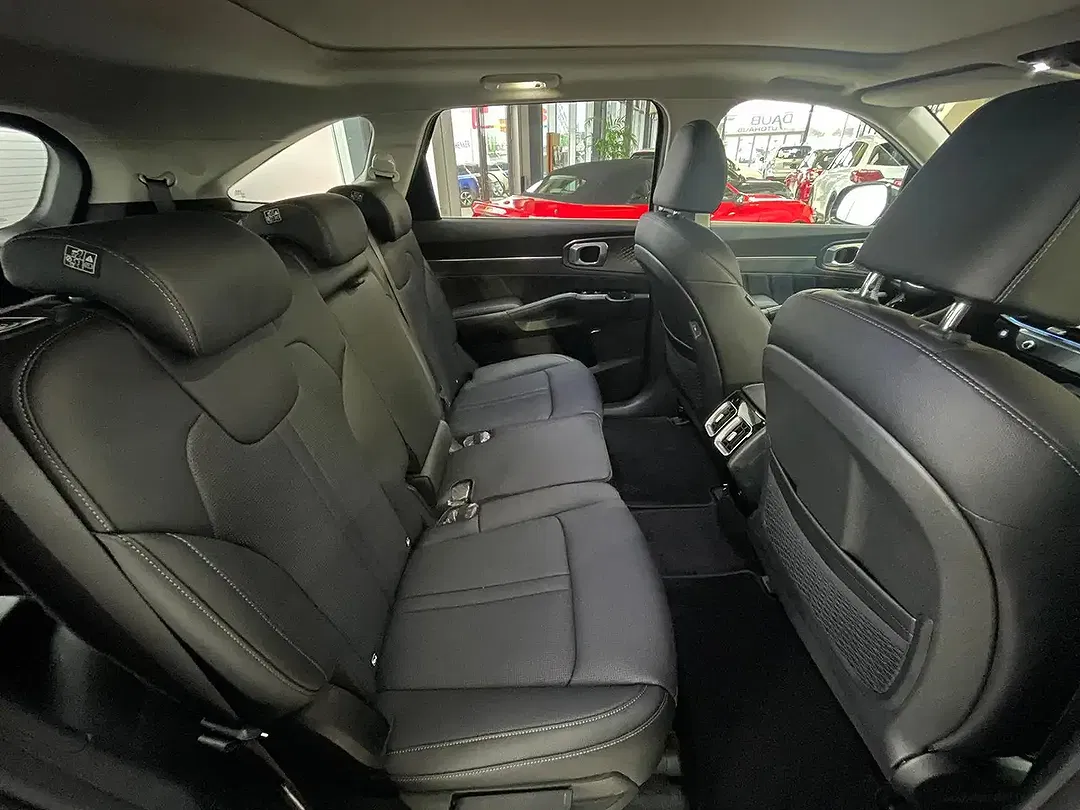 Kia Sorento - Thumbnail 15