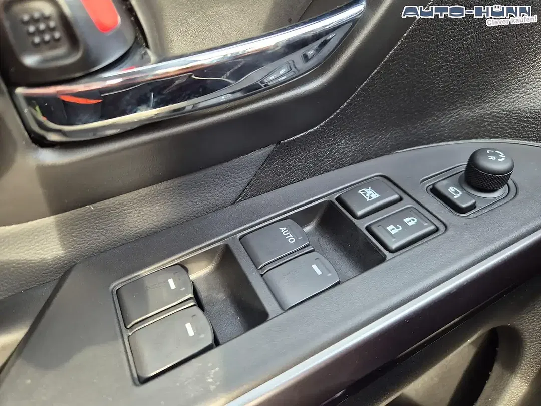 Suzuki S-Cross - Thumbnail 13