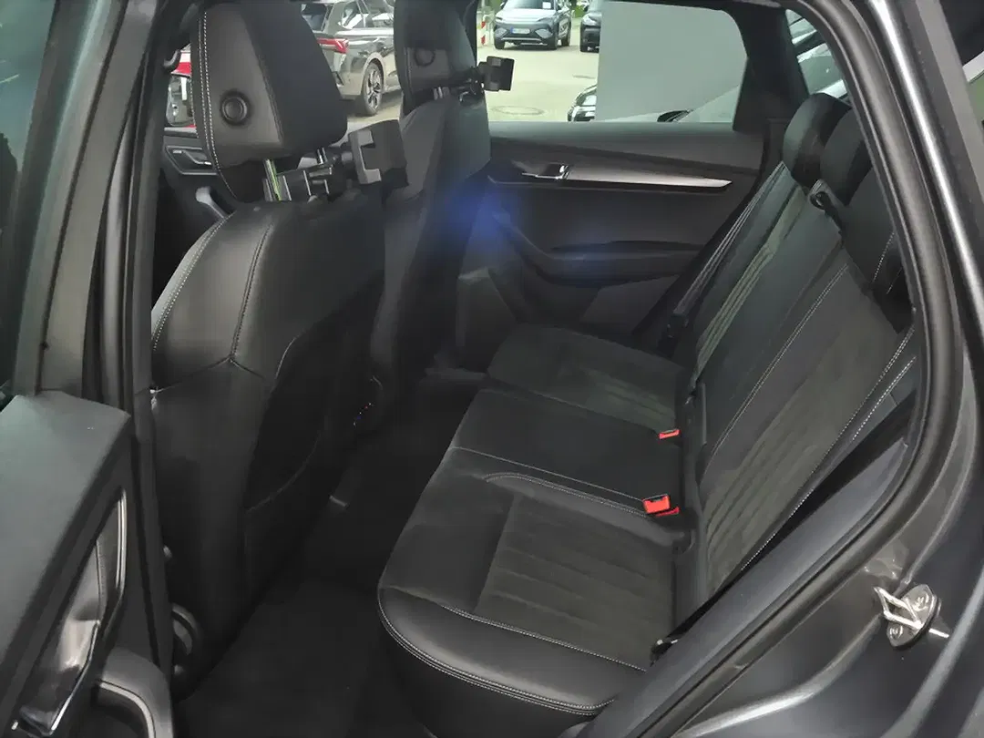 Skoda Karoq - Thumbnail 10