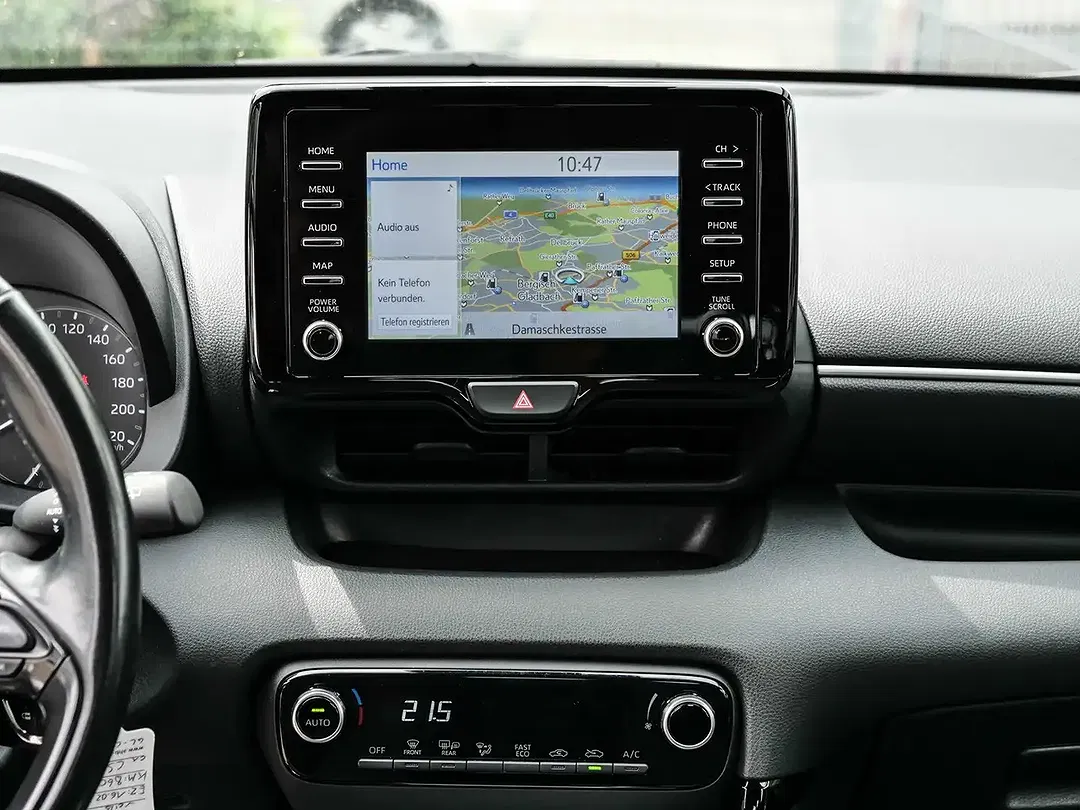 Toyota Yaris - Thumbnail 11