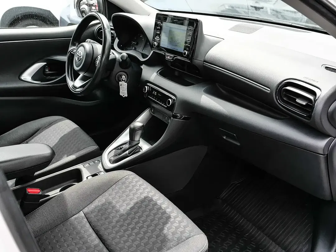 Toyota Yaris - Thumbnail 13