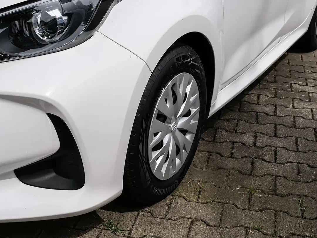 Toyota Yaris - Thumbnail 4