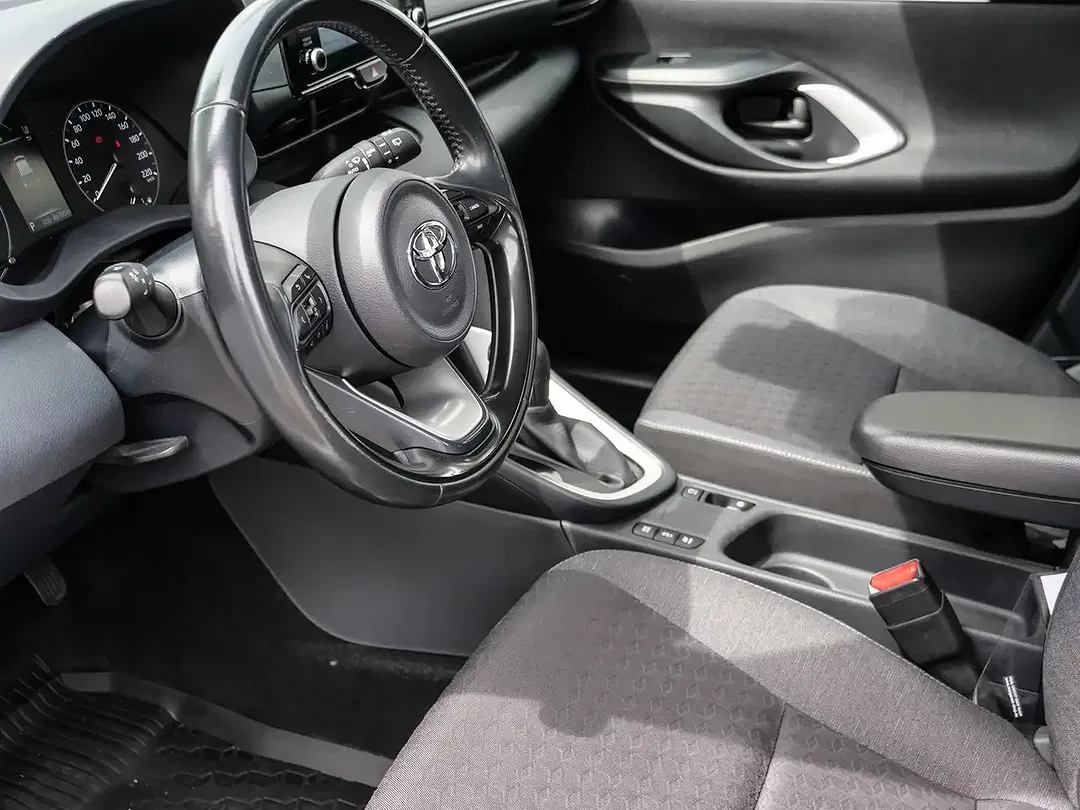Toyota Yaris - Thumbnail 6