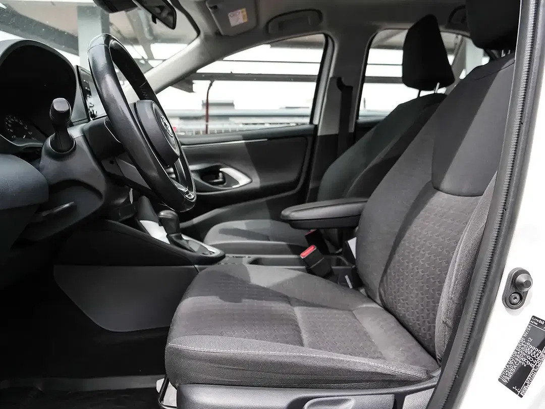 Toyota Yaris - Thumbnail 7