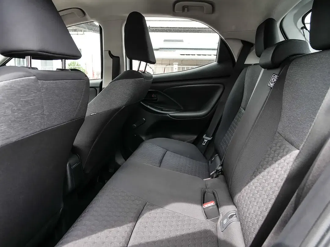 Toyota Yaris - Thumbnail 9