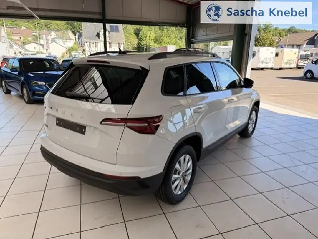 Skoda Karoq - Thumbnail 3