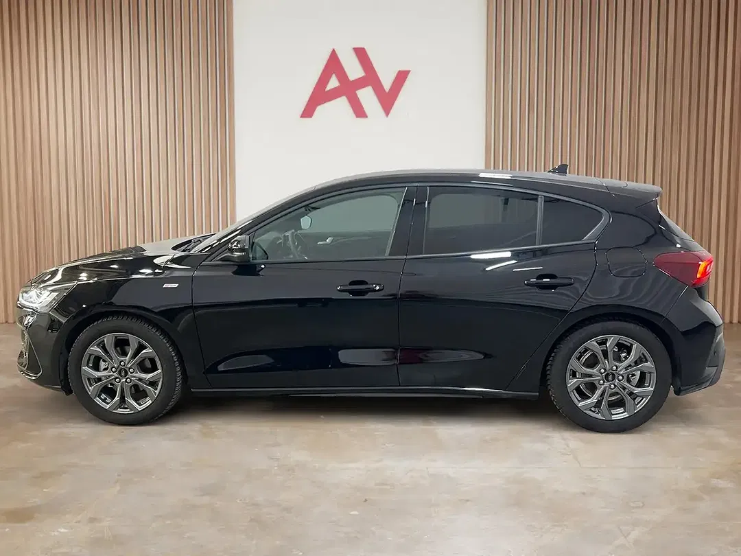 Ford Focus - Thumbnail 10