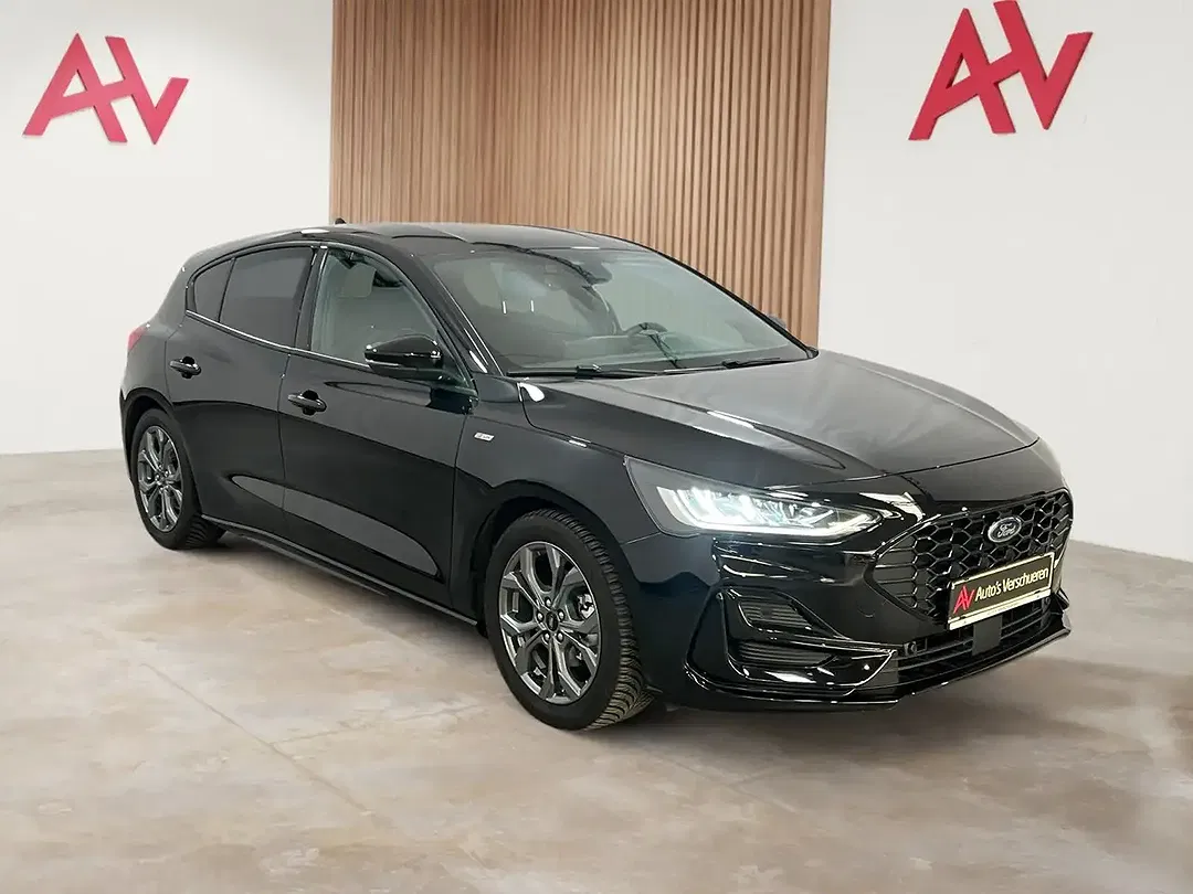 Ford Focus - Thumbnail 3