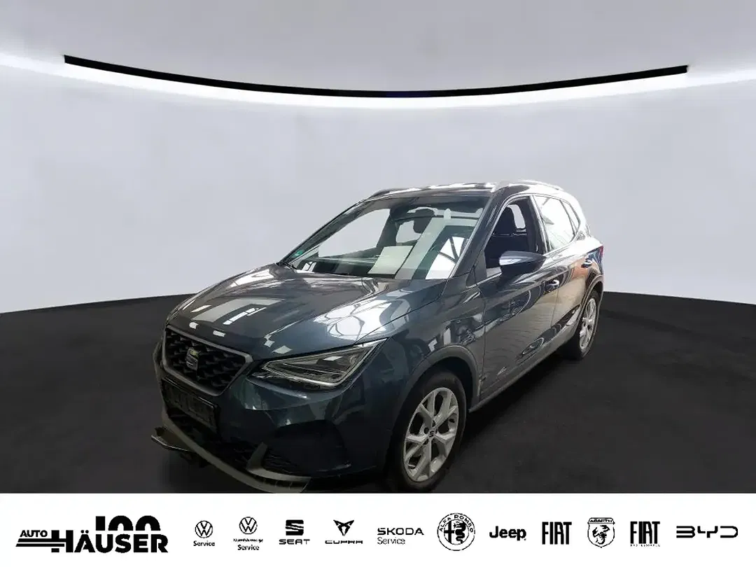 SEAT Arona - Thumbnail 1
