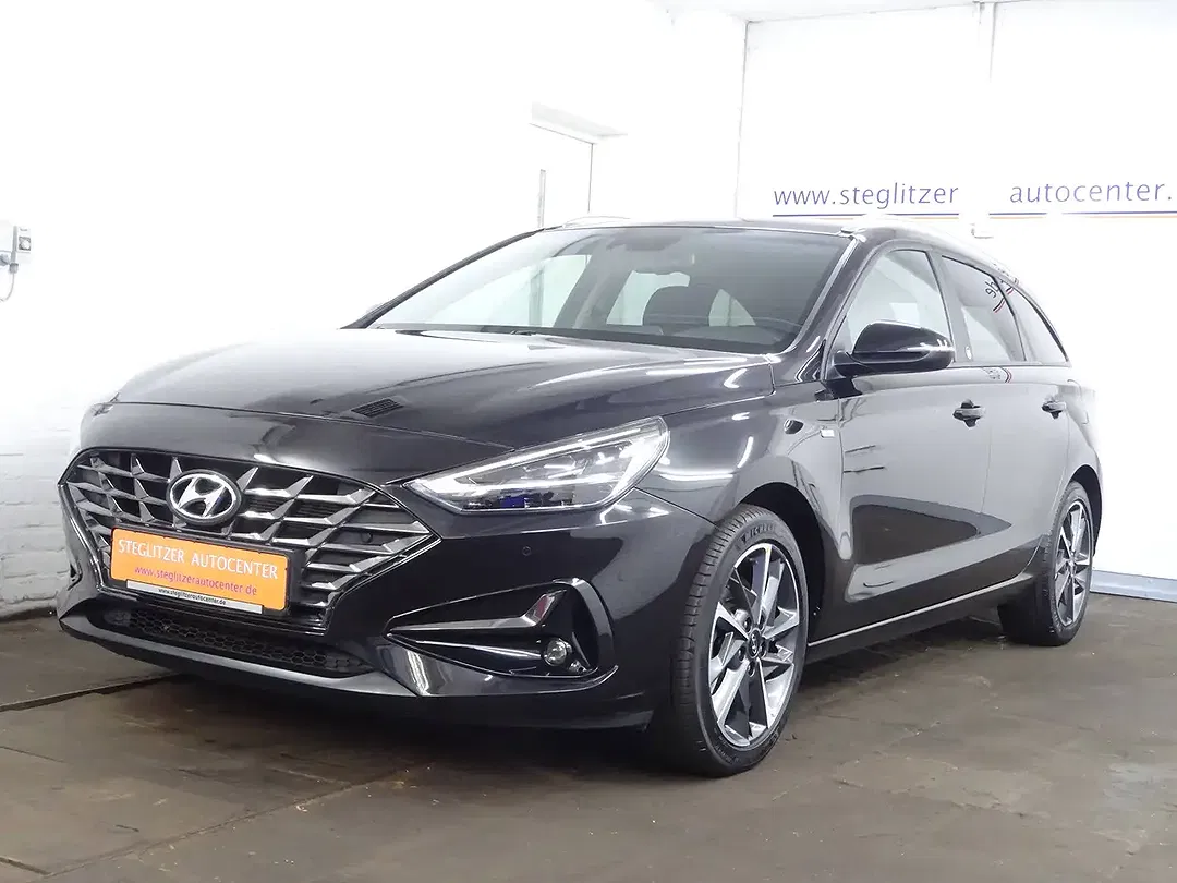 Hyundai i30 - Thumbnail 1