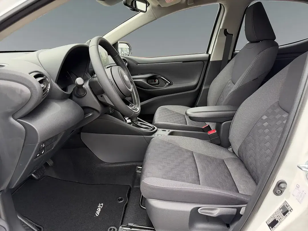 Toyota Yaris - Thumbnail 9
