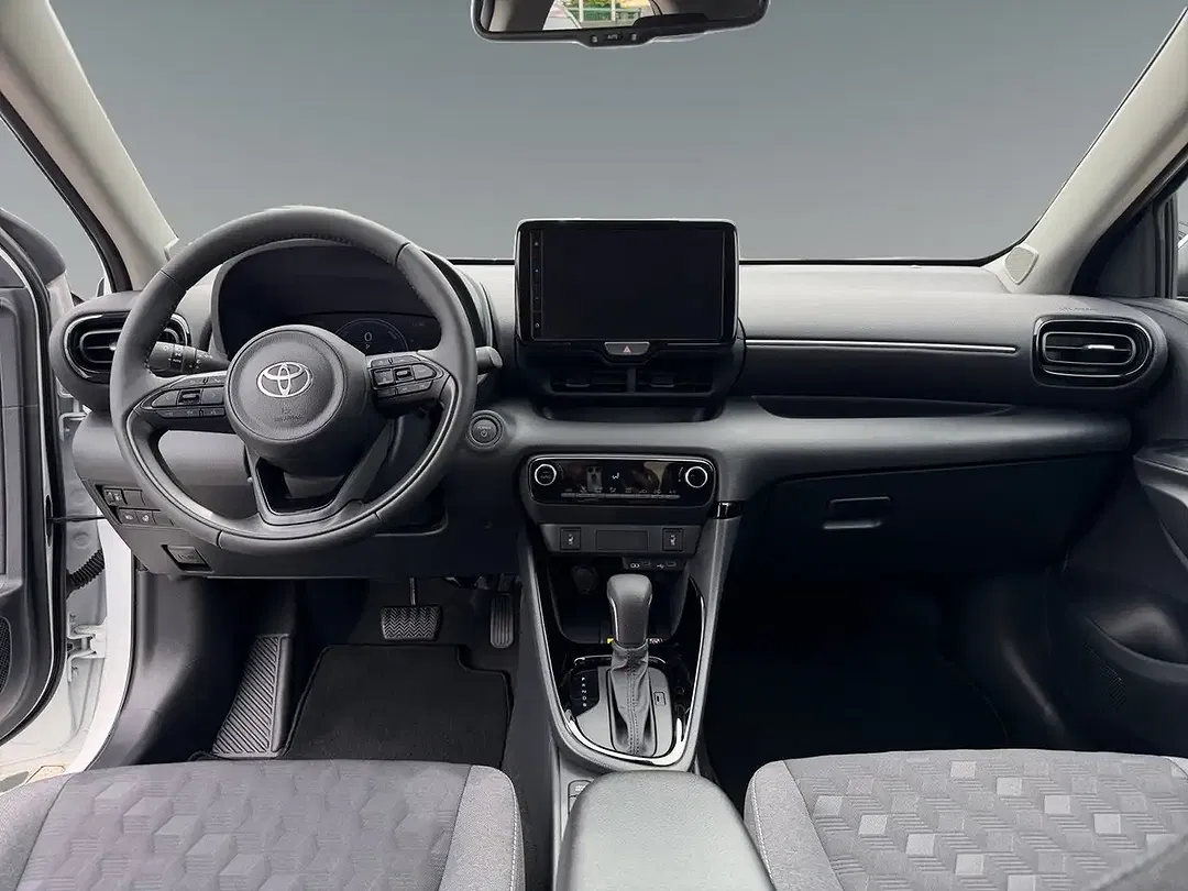 Toyota Yaris - Thumbnail 10