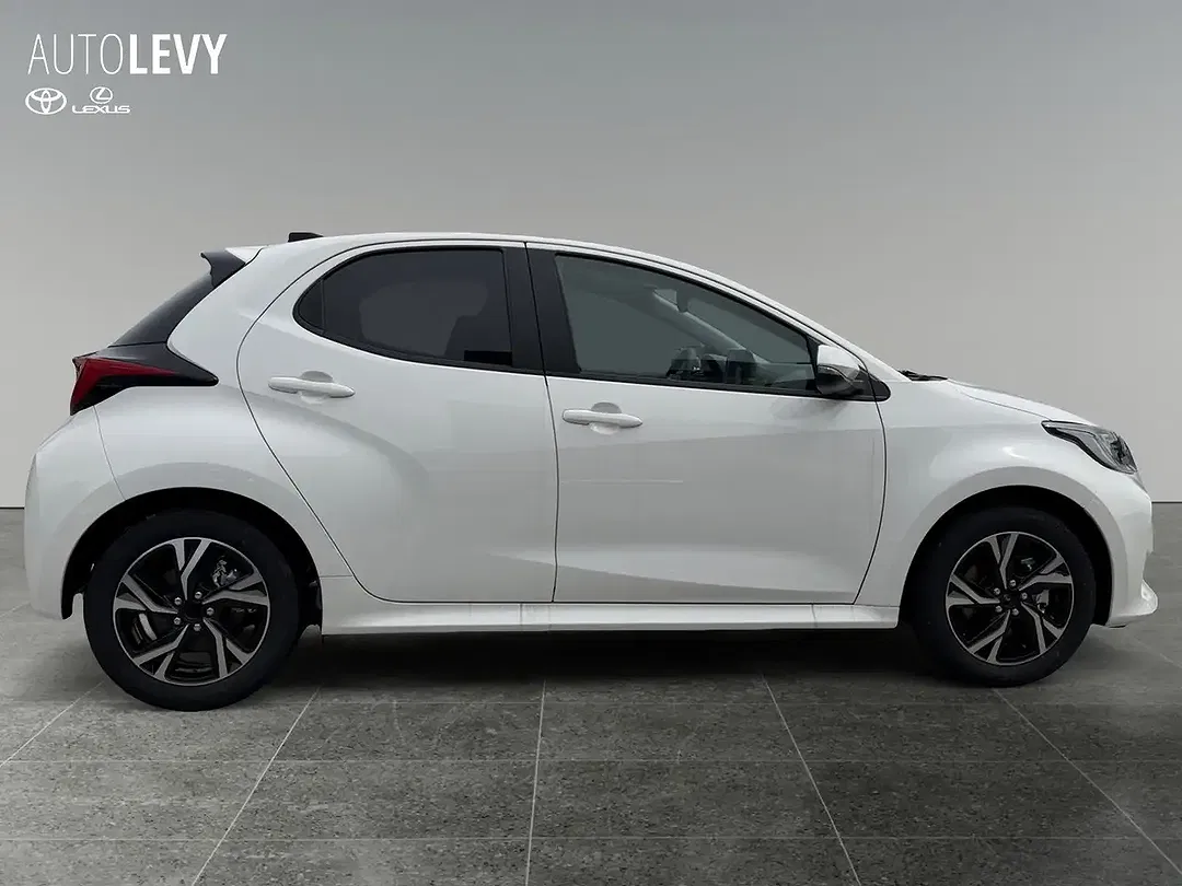 Toyota Yaris - Thumbnail 6
