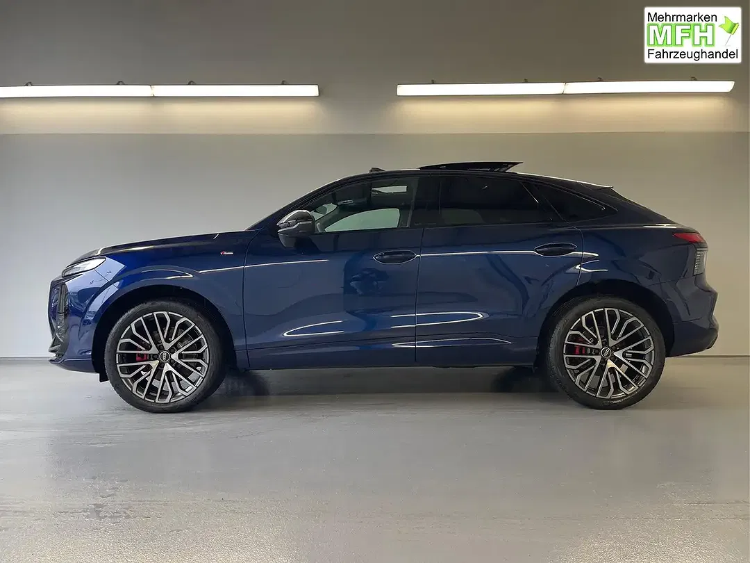 Audi Q3 - Thumbnail 3