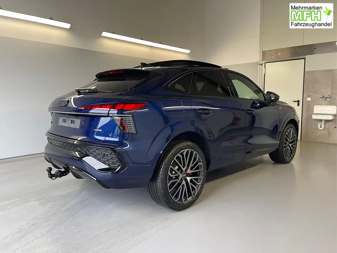 Audi Q3 - Thumbnail 4