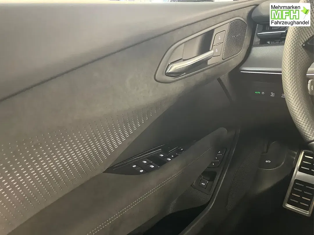 Audi Q3 - Thumbnail 9