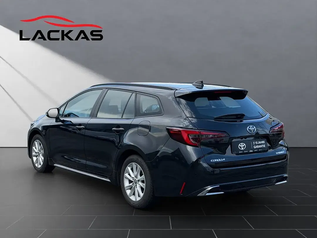 Toyota Corolla - Thumbnail 3