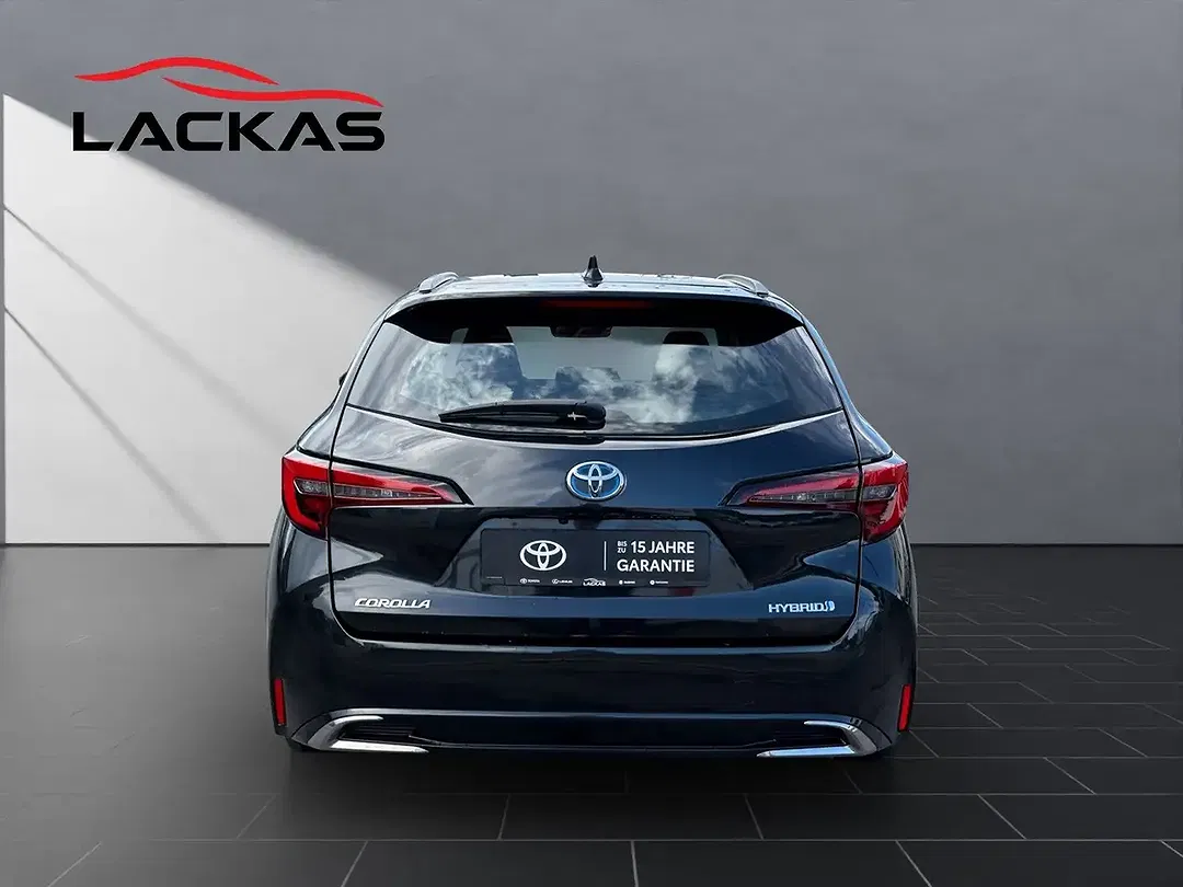 Toyota Corolla - Thumbnail 4